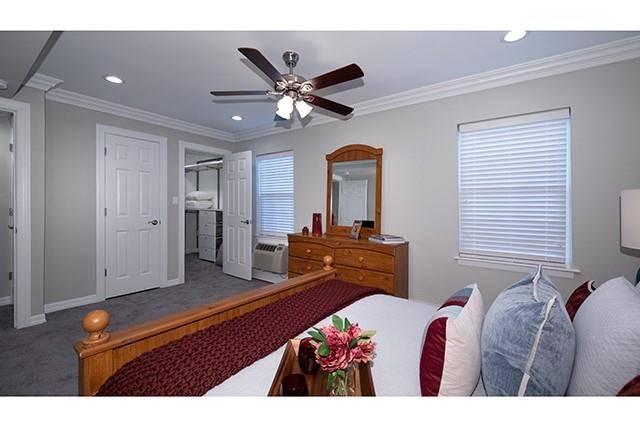 Levittown, NY 11756,34 Longfellow AVE #3409