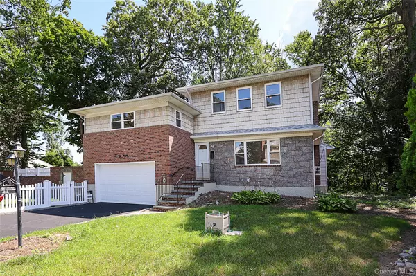 28 Brookdale RD, Glen Cove, NY 11542