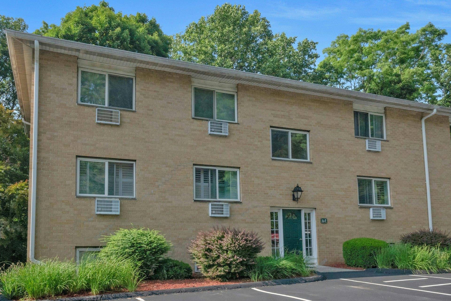 Croton-on-hudson, NY 10520,13 Scenic DR #D