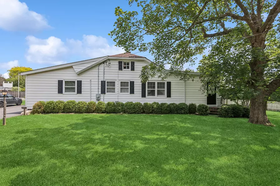 112 Cobb RD, Water Mill, NY 11976