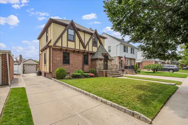 163-50 25th DR, Flushing, NY 11358