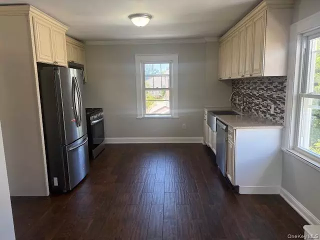 Cedarhurst, NY 11516,523 Bayview AVE