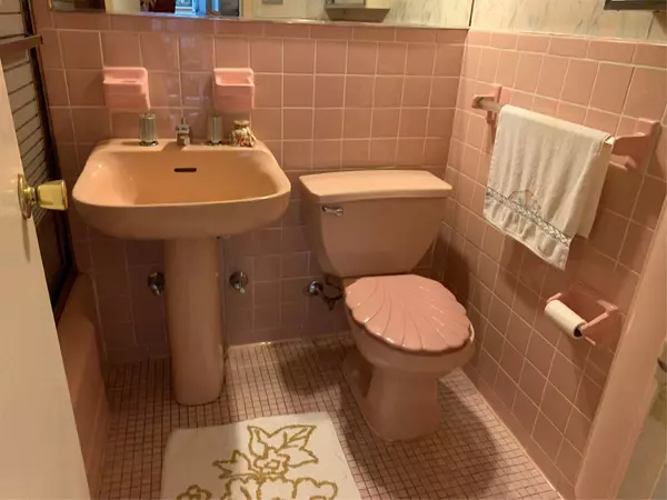 Elmhurst, NY 11373,90-59 56th AVE #9M