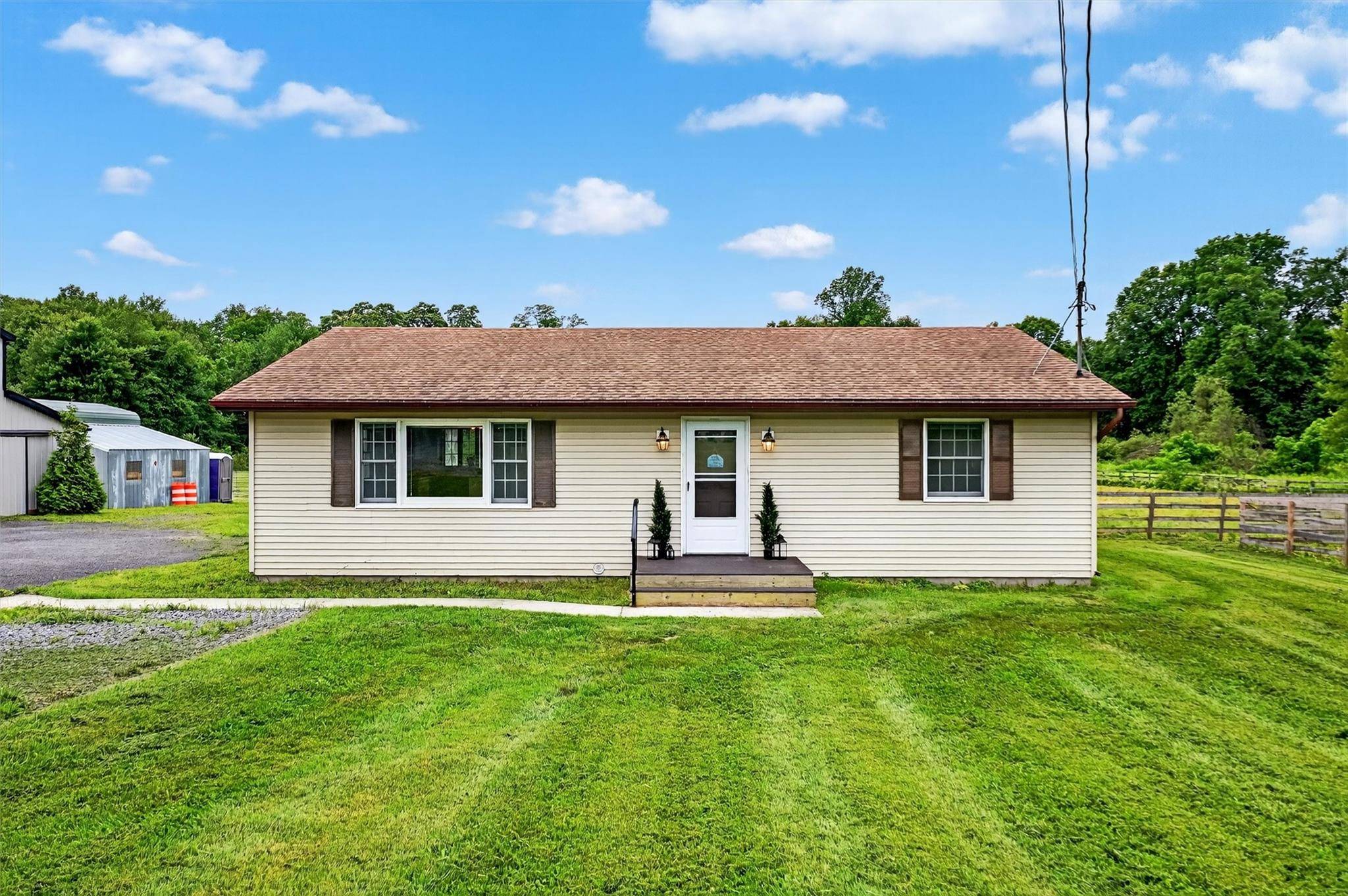Montgomery, NY 12549,87 Hill AVE