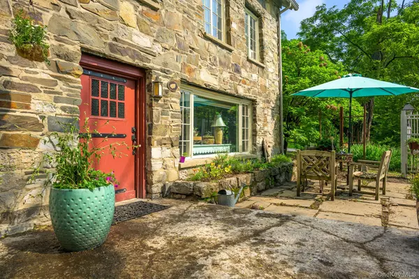 Coxsackie, NY 12192,424 Bronck Mill RD