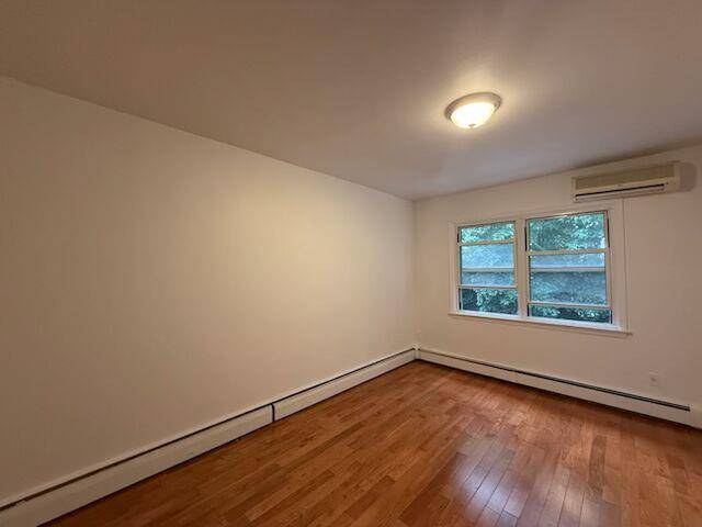 Whitestone, NY 11357,14-34 144th PL #2nd Fl