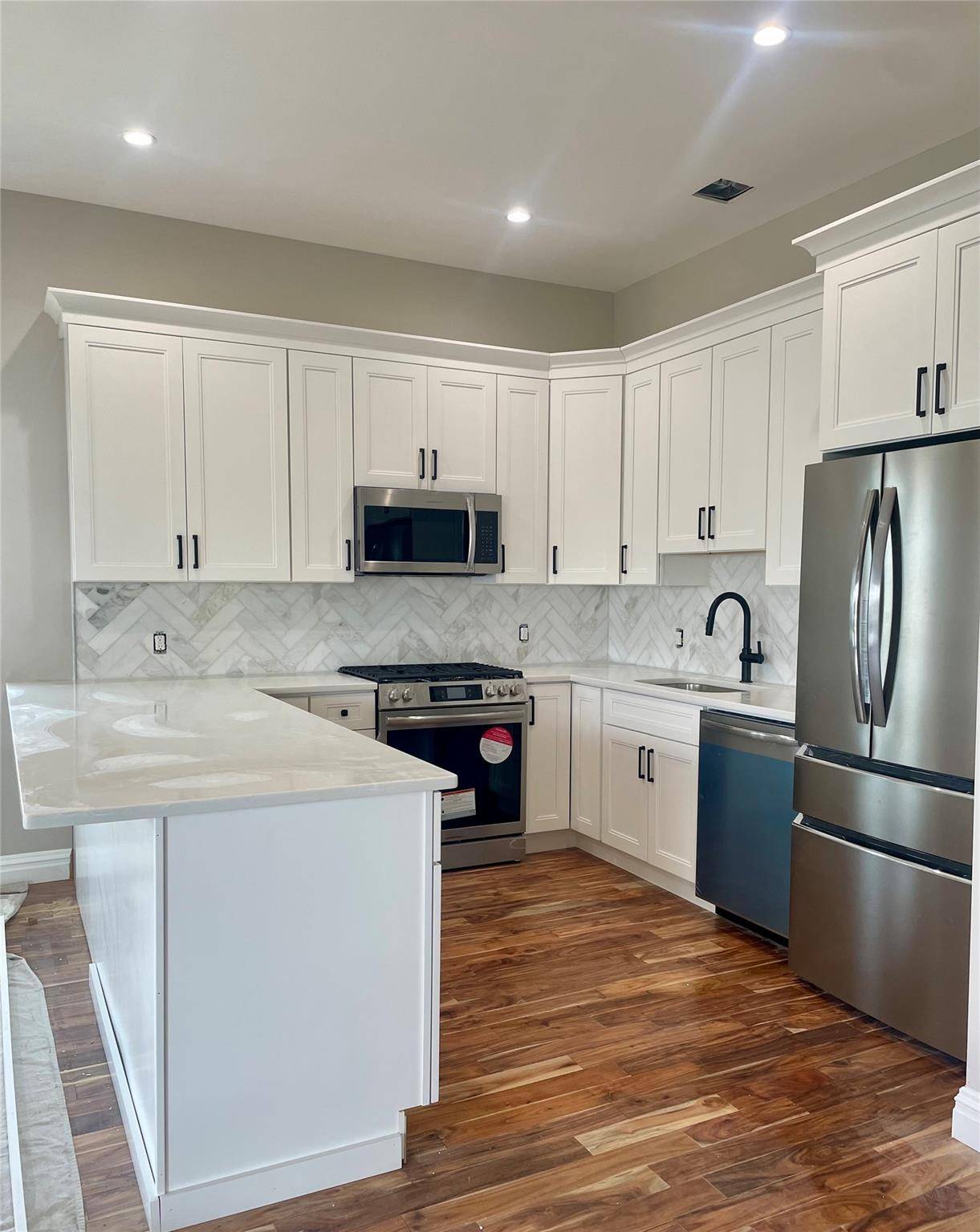 Long Beach, NY 11561,62 Clark ST
