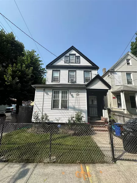 10650 Waltham ST, Jamaica, NY 11435