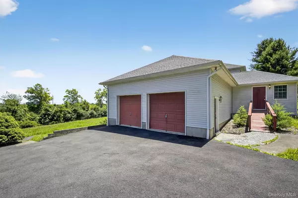 Rock Tavern, NY 12575,561 Toleman RD