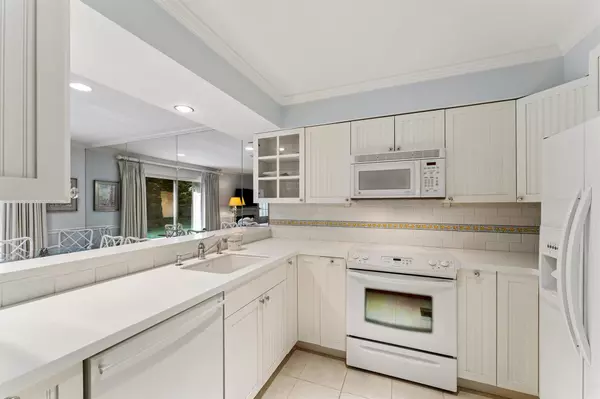 Westhampton Beach, NY 11978,7 Brittany LN