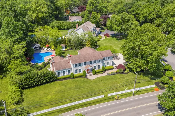 Setauket, NY 11733,16 Dyke RD