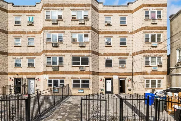 Jamaica, NY 11433,92-10 175 ST