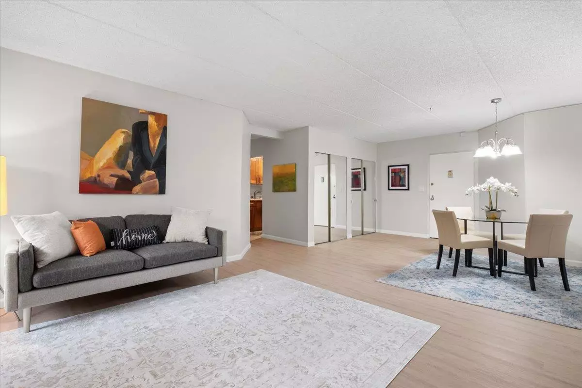 Yonkers, NY 10710,66 Crisfield ST #2B