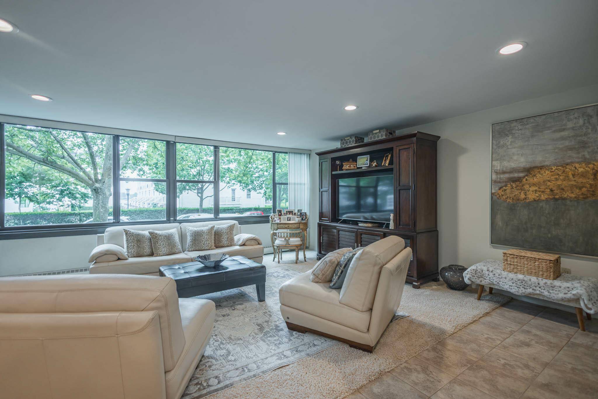 166-35 9th AVE #2C, Beechhurst, NY 11357