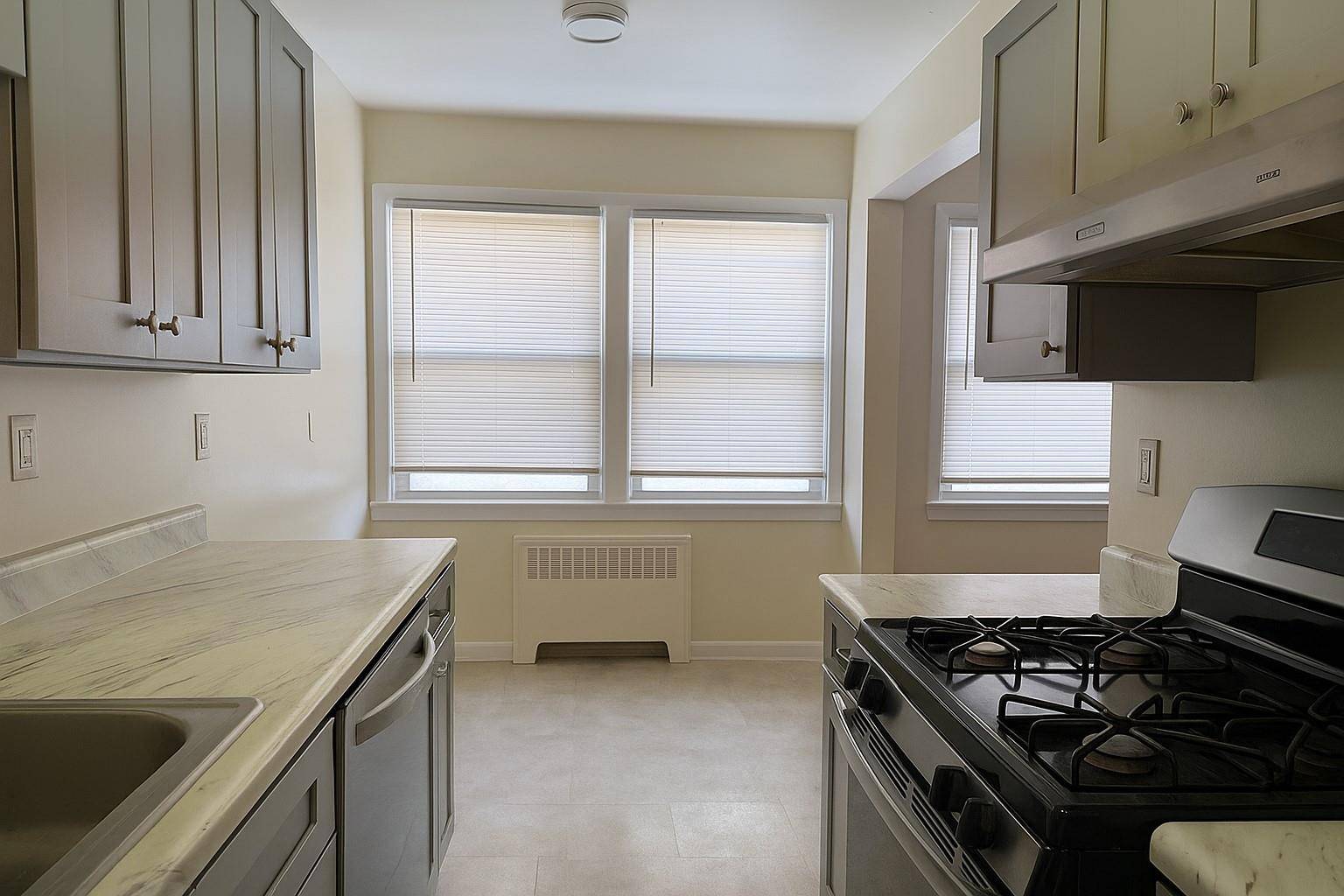 White Plains, NY 10606,14 Stevens ST #2