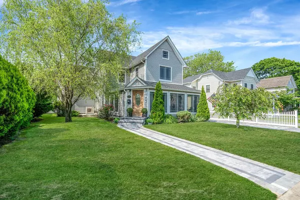 Patchogue, NY 11772,23 Carman ST