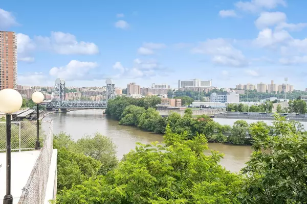 Bronx, NY 10463,2400 Johnson AVE #1K