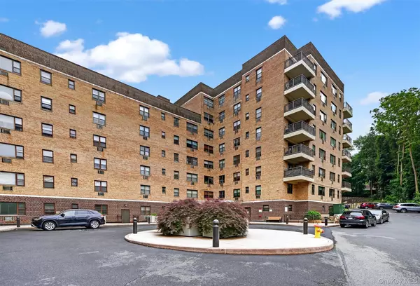 White Plains, NY 10606,505 Central AVE #408