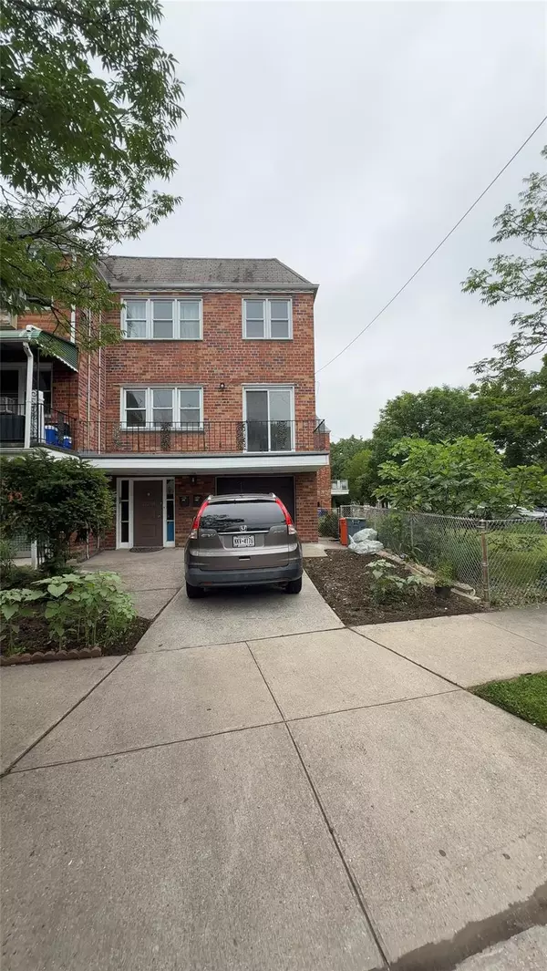 232-04 88 AVE, Queens Village, NY 11427