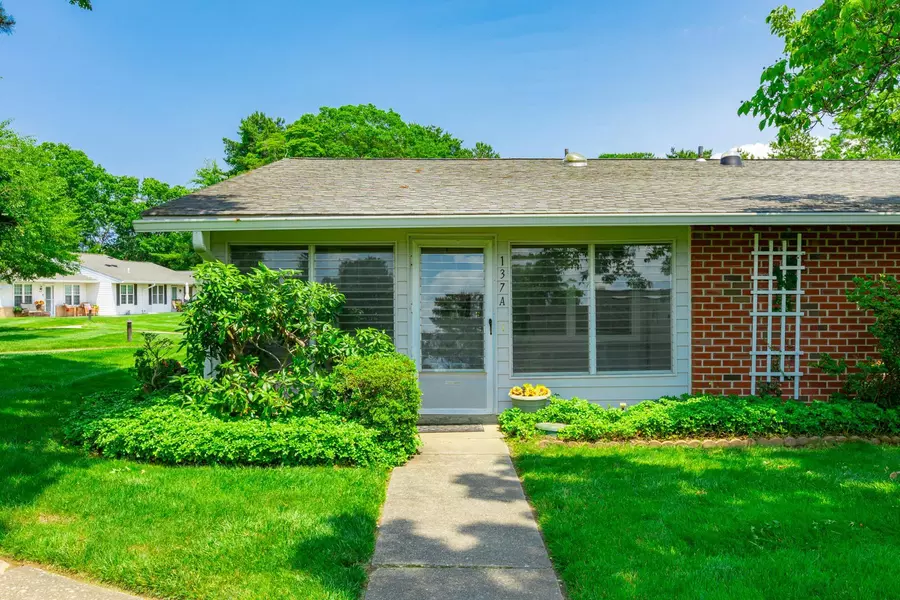 137 Eastbourne CT #A, Ridge, NY 11961