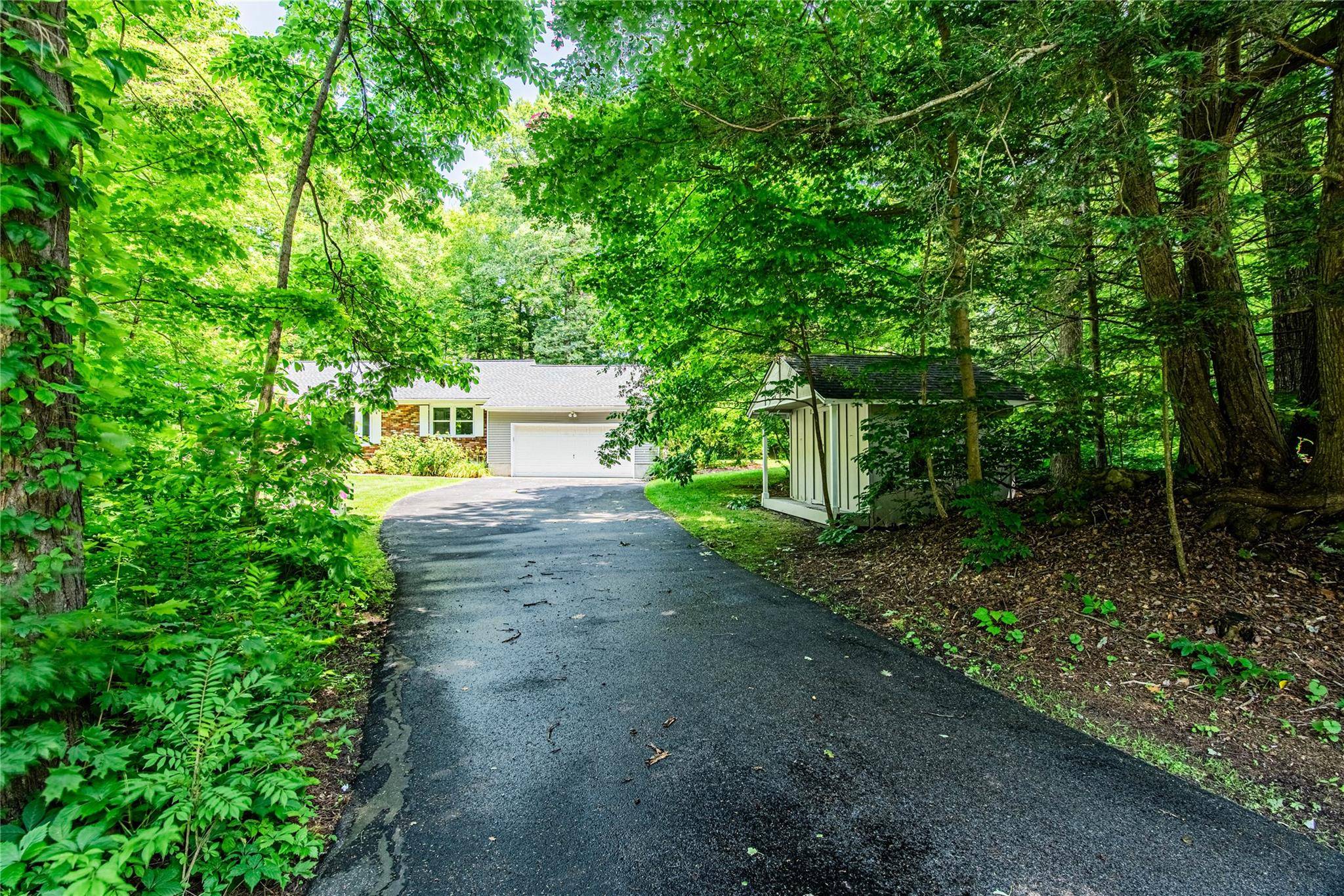 Hyde Park, NY 12538,34 Hudson DR