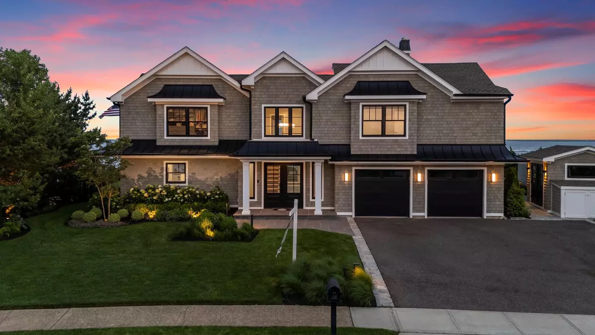 Copiague, NY 11726,49 Shore DR