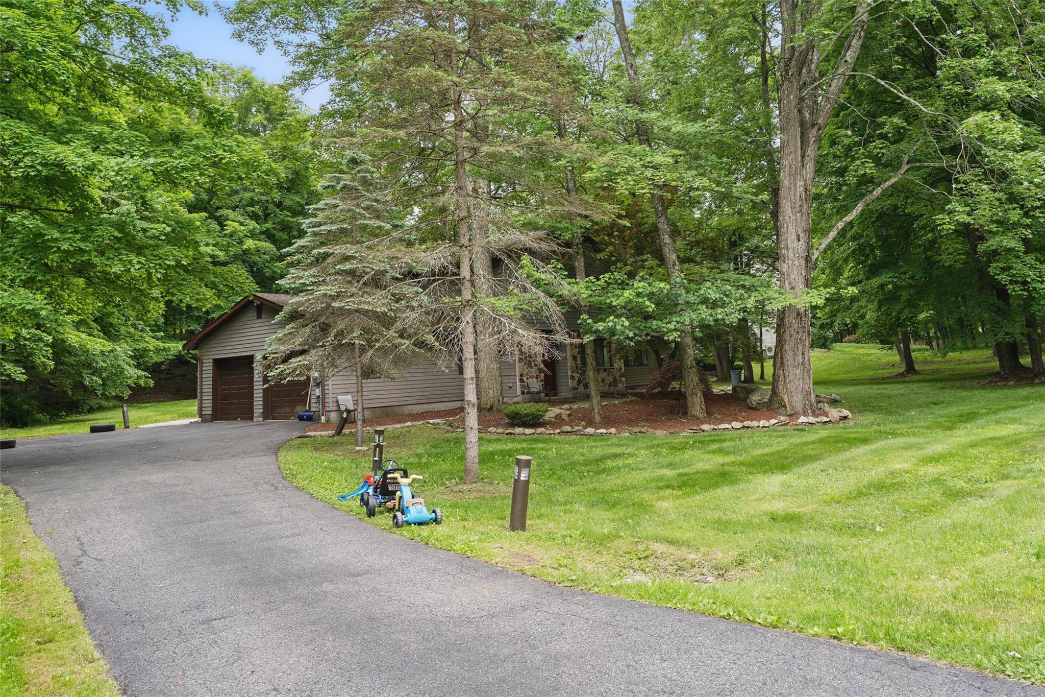Chester, NY 10918,14 Lori LN