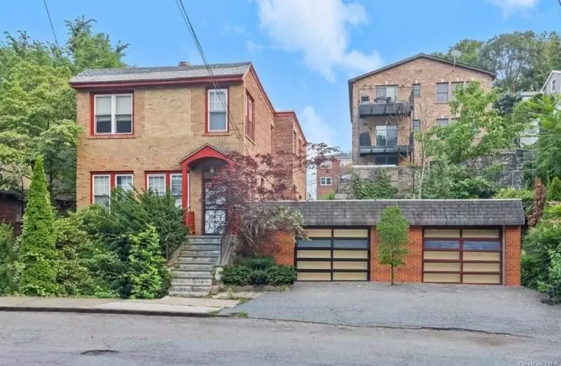 Yonkers, NY 10704,1089-1091 Mile Square RD