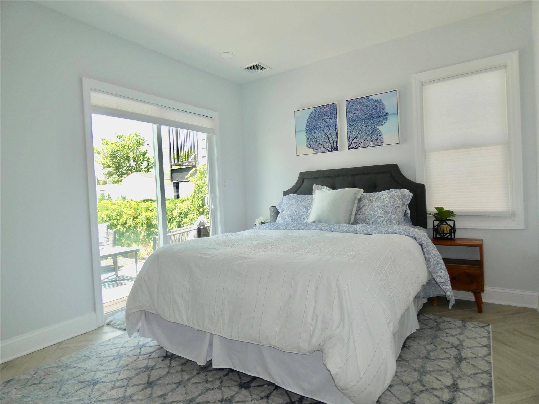 Rockaway Park, NY 11694,Address not disclosed