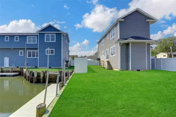Oceanside, NY 11572,2941 Moreland AVE