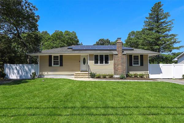 62 S Howell AVE, Centereach, NY 11720