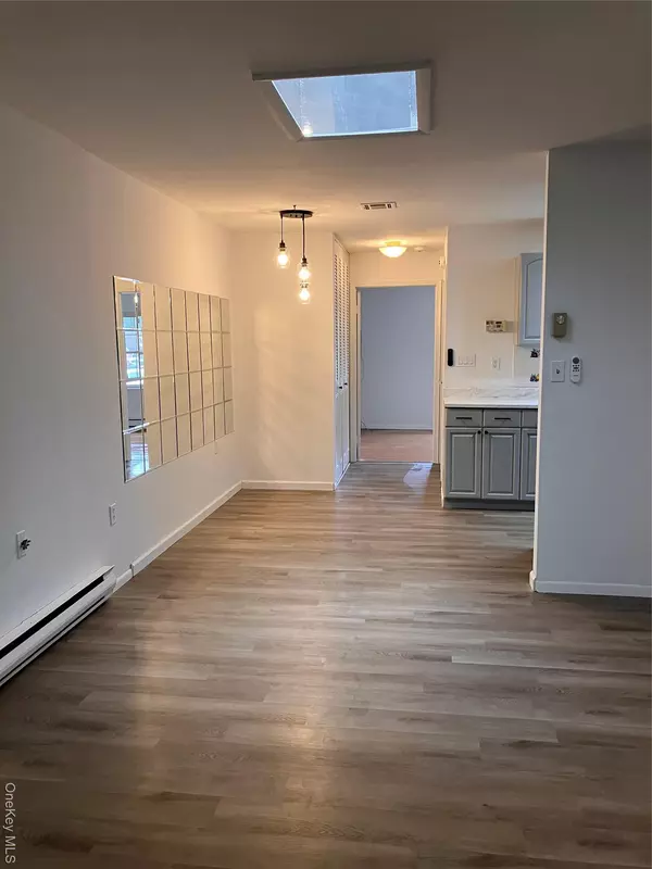 Ridge, NY 11961,259 Newcastle CT #E