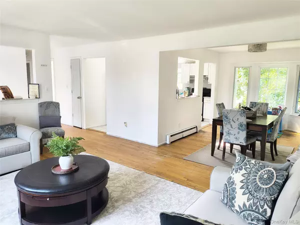 Uniondale, NY 11553,1056 E Arthur ST