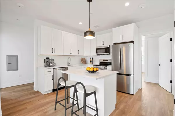 Floral Park, NY 11001,1 Carnation AVE #309