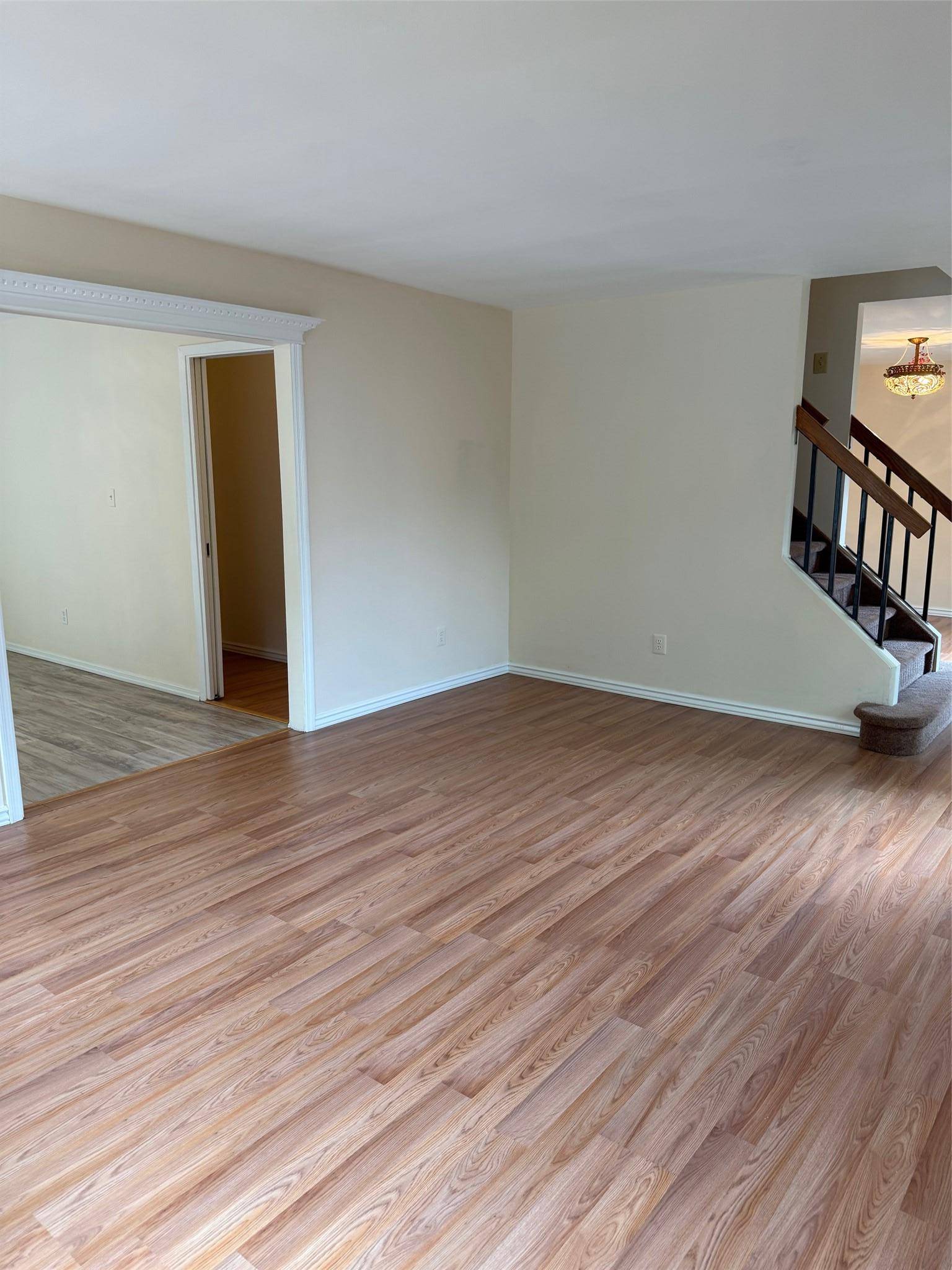 Coram, NY 11727,1012 Skyline DR