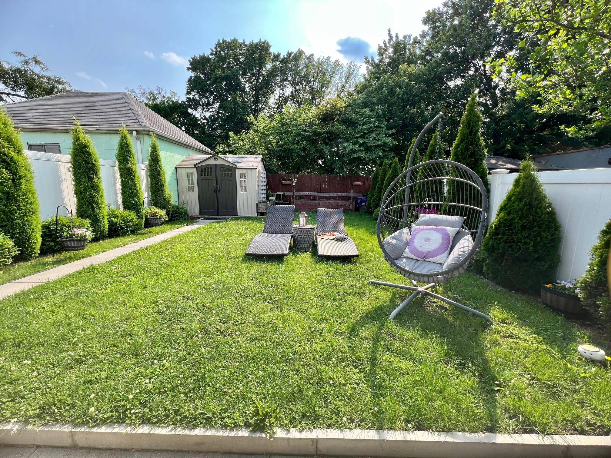 Maspeth, NY 11378,57-16 66 ST
