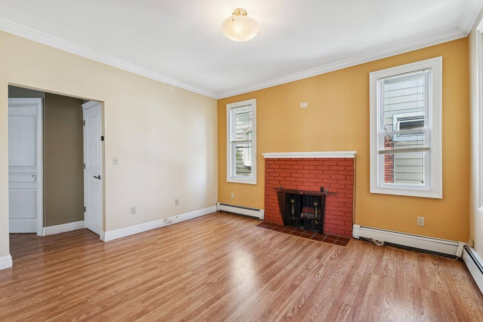 East Rockaway, NY 11518,49 Waldo AVE