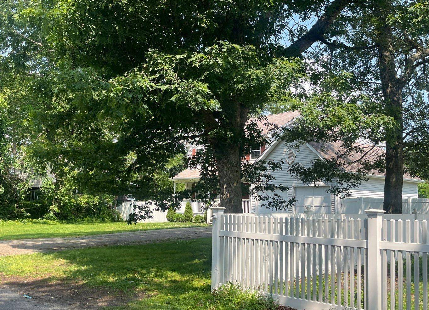 Mastic, NY 11950,85 Patchogue AVE