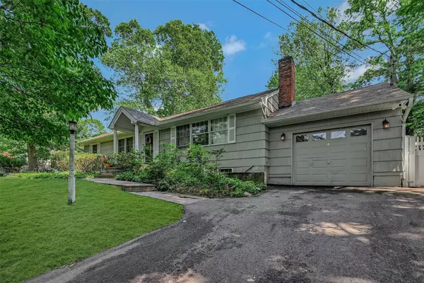Setauket, NY 11733,18 Huyler CT
