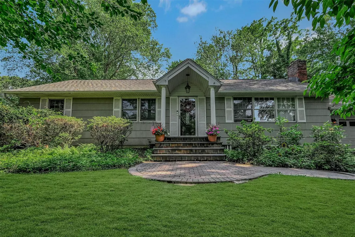 Setauket, NY 11733,18 Huyler CT