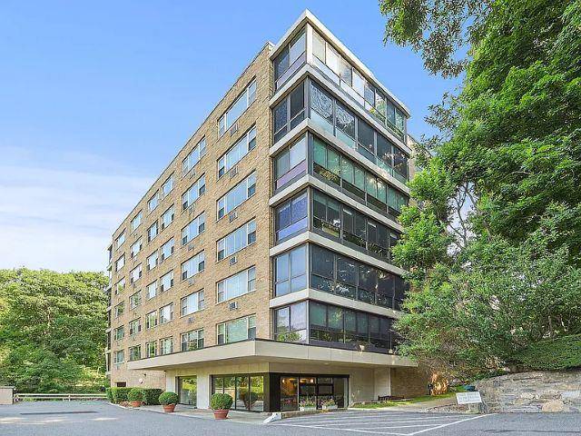 72 Pondfield RD #2F, Bronxville, NY 10708