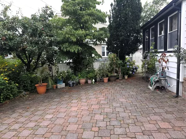 Bayville, NY 11709,17 June AVE