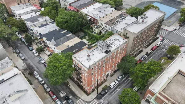 Bronx, NY 10458,560 E 189th ST
