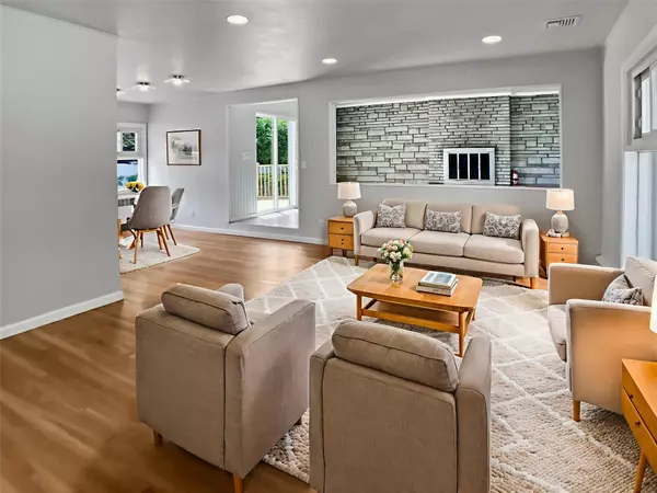 East Meadow, NY 11554,571 Richmond RD