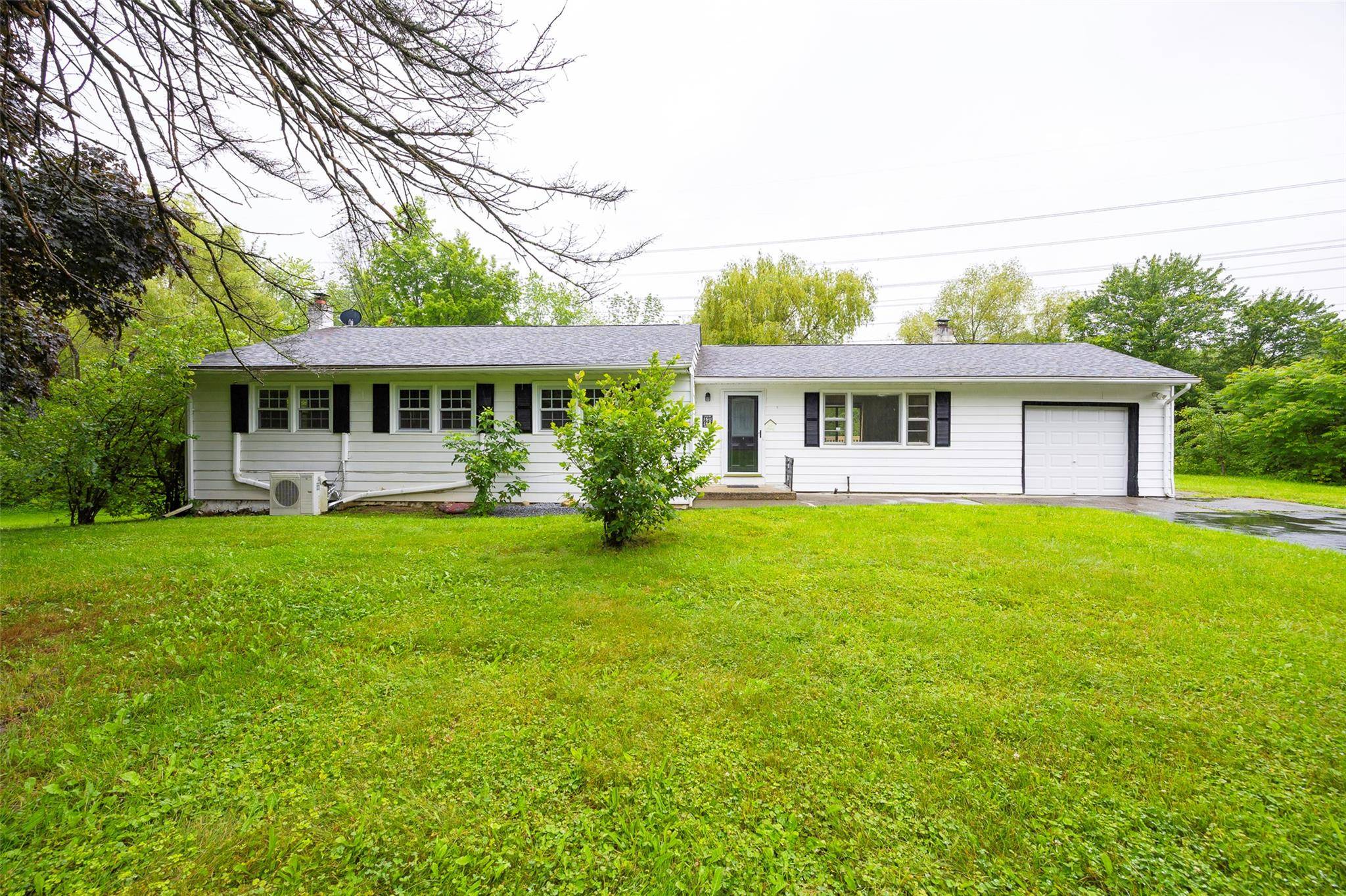 16 Bushwick RD, Poughkeepsie, NY 12603