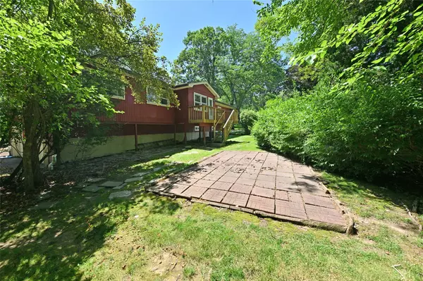 Chestnut Ridge, NY 10977,1 Eastbourne DR