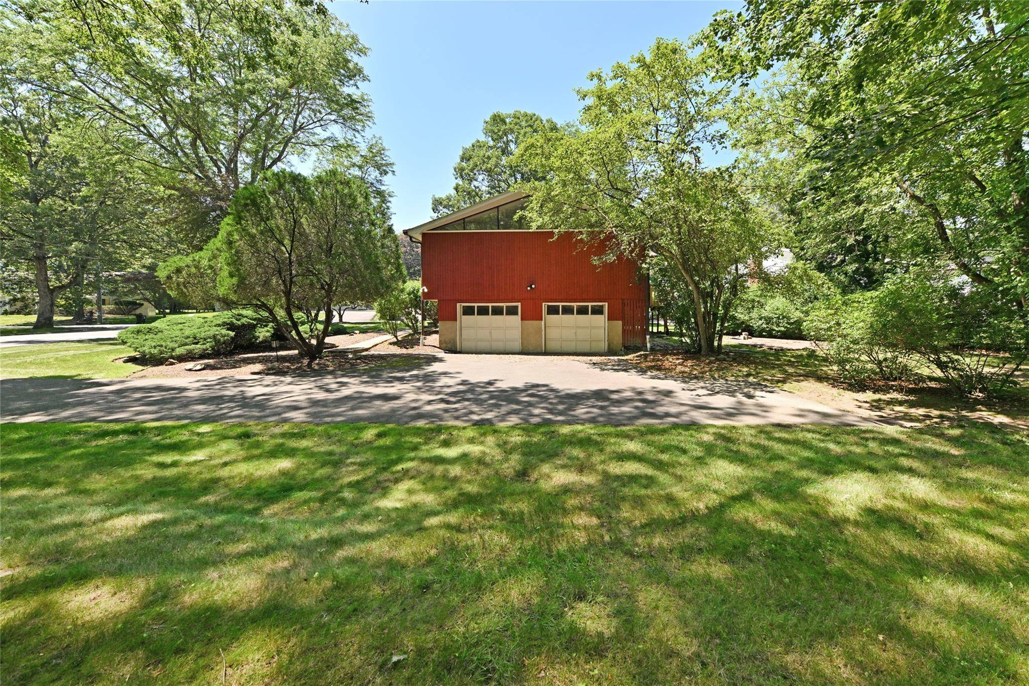 Chestnut Ridge, NY 10977,1 Eastbourne DR