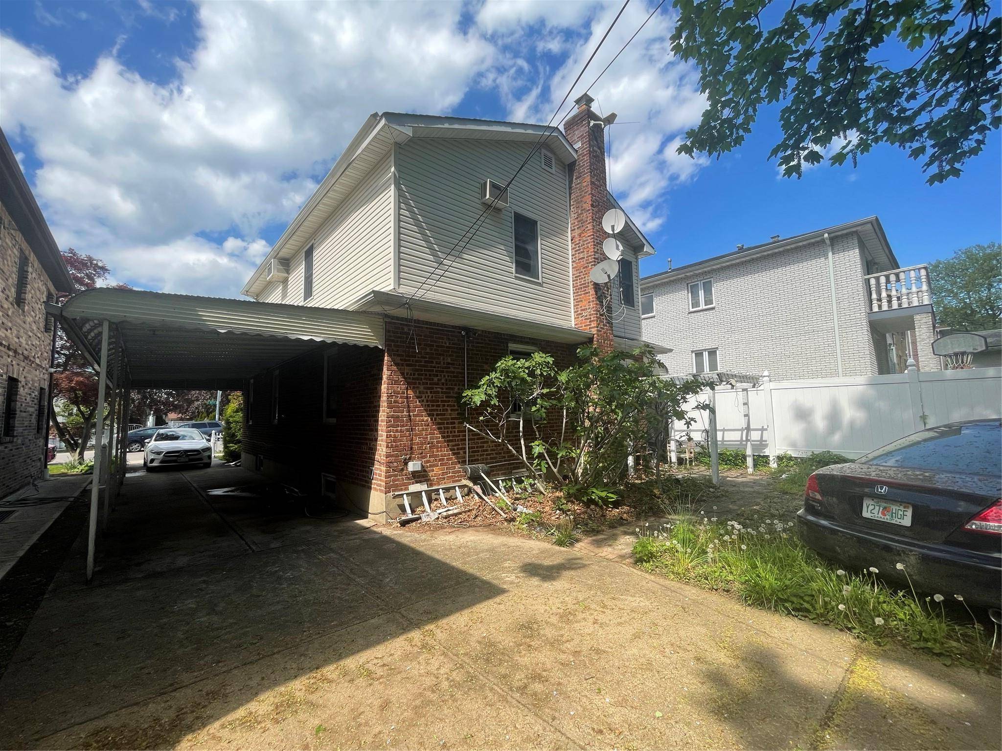 Little Neck, NY 11362,24580 61st AVE #68th