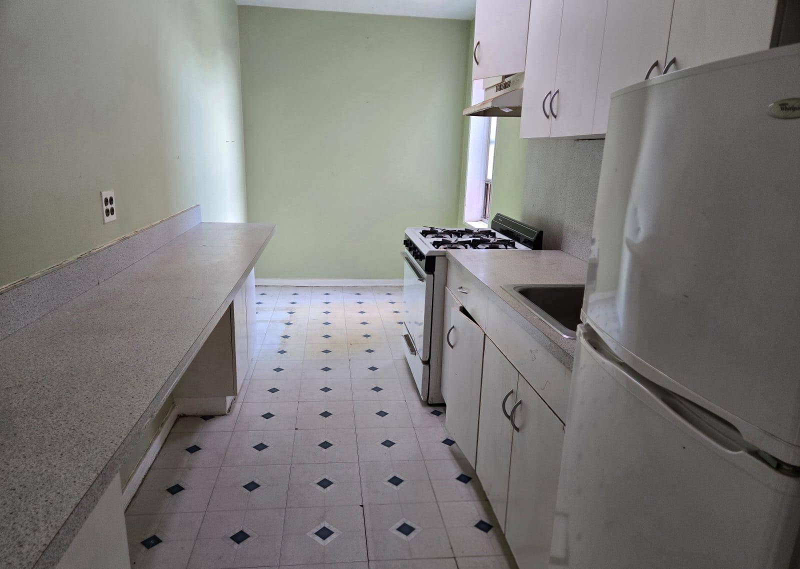 Rego Park, NY 11374,6393 Woodhaven BLVD #2F