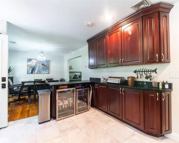 Briarcliff Manor, NY 10562,175 Chappaqua RD
